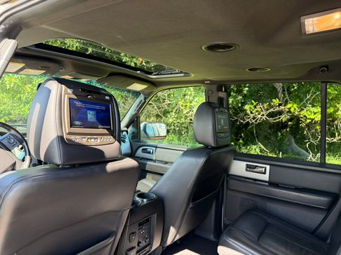 Used 2014 Ford Expedition EL Limited w/ Equipment Group 301A AWD/4WD image 21