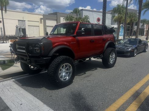 Used 2024 Ford Bronco Badlands image 9