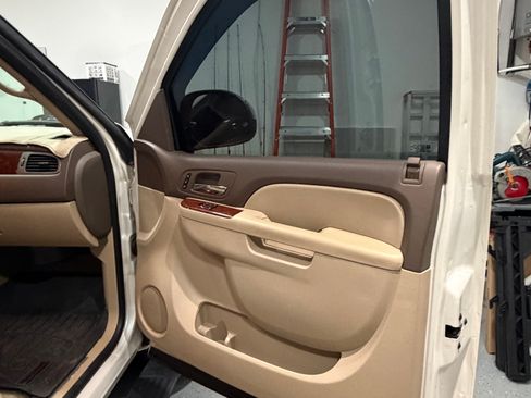 Used 2012 Chevrolet Tahoe LTZ AWD/4WD image 15