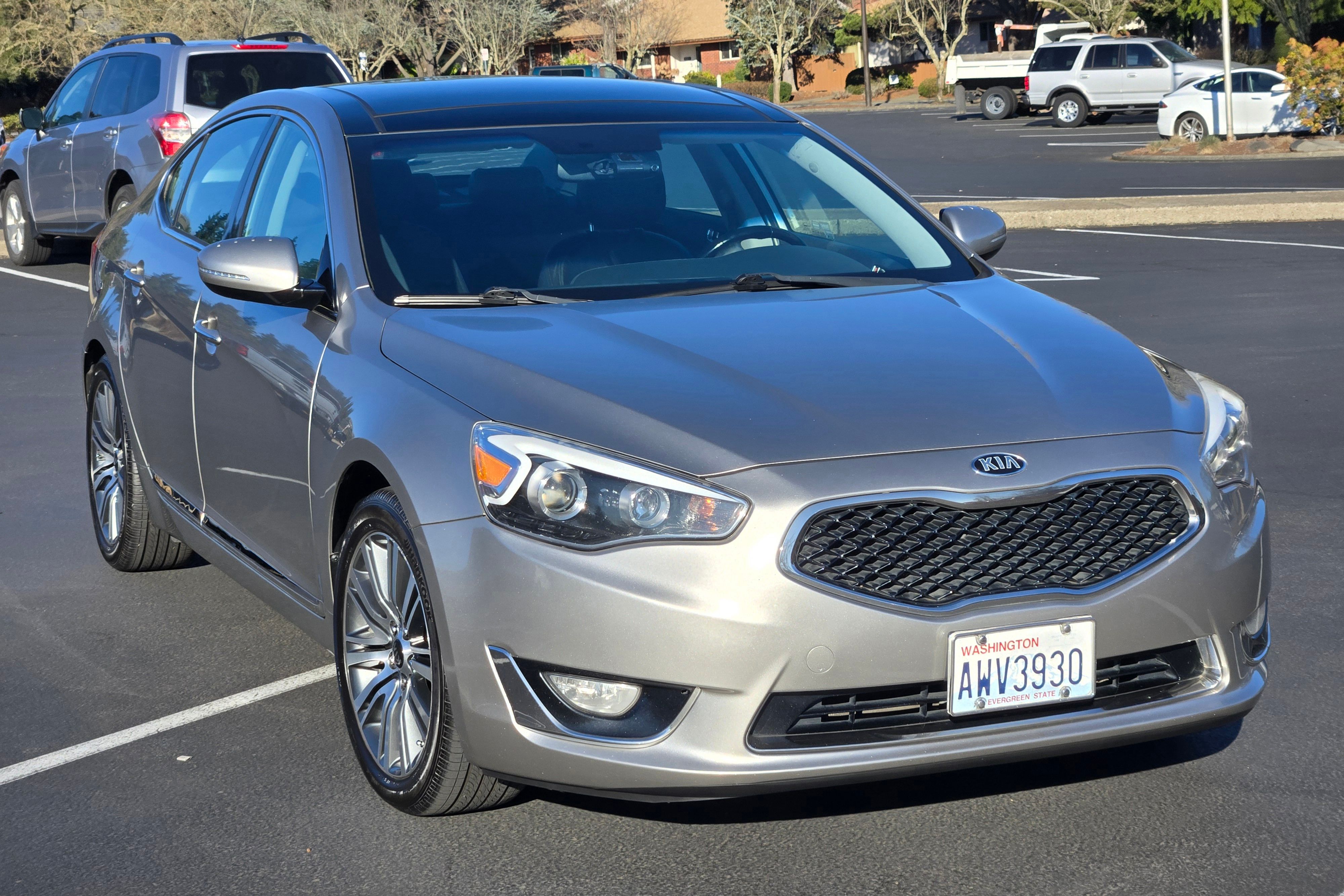 Used 2015 Kia Cadenza Premium w/ Luxury Package FWD image 1