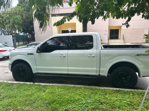 Used 2020 Ford F150 XLT w/ Equipment Group 302A Luxury RWD image 12