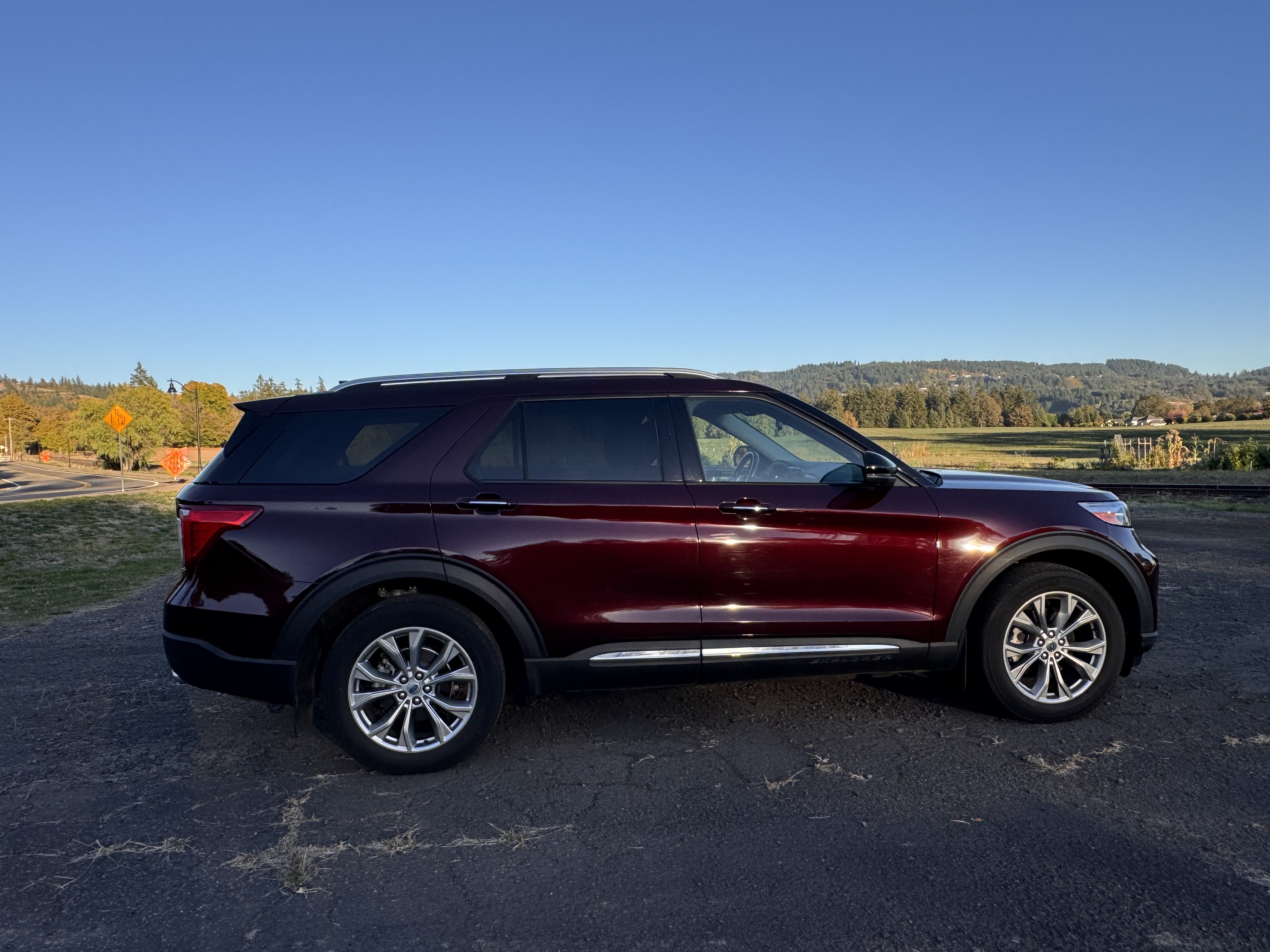 Used 2022 Ford Explorer Limited w/ Equipment Group 301A AWD/4WD image 20
