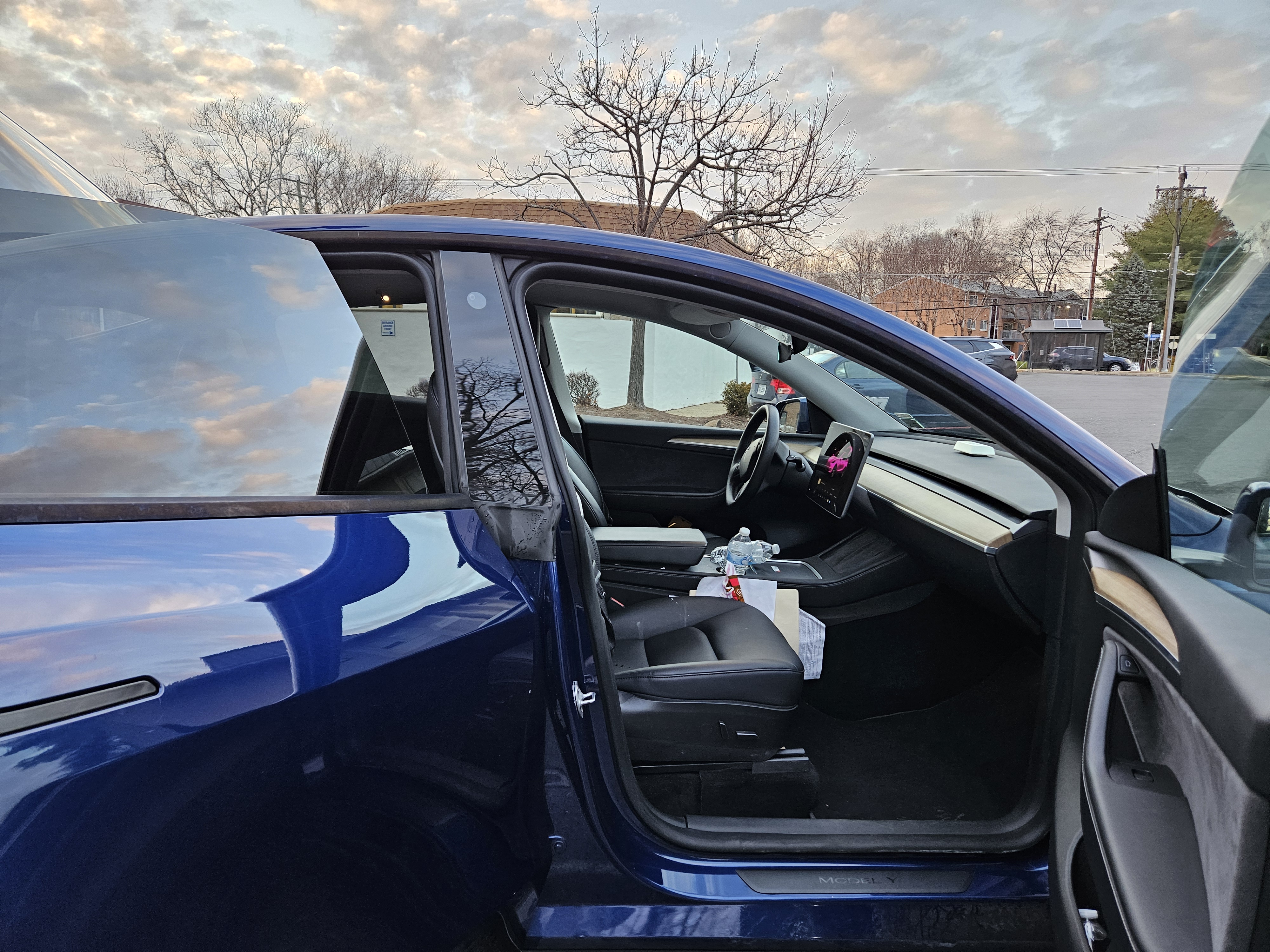 Used 2022 Tesla Model Y Long Range AWD/4WD image 9