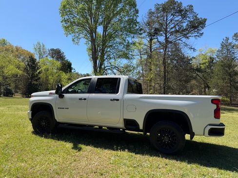 Used 2022 Chevrolet Silverado 2500 LT w/ Z71 Sport Edition image 2