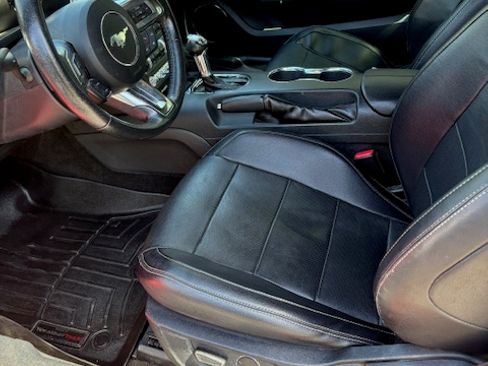 Used 2016 Ford Mustang GT Premium image 5