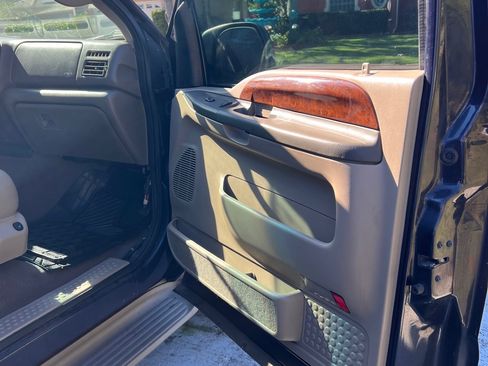 Used 2000 Ford Excursion Limited image 14