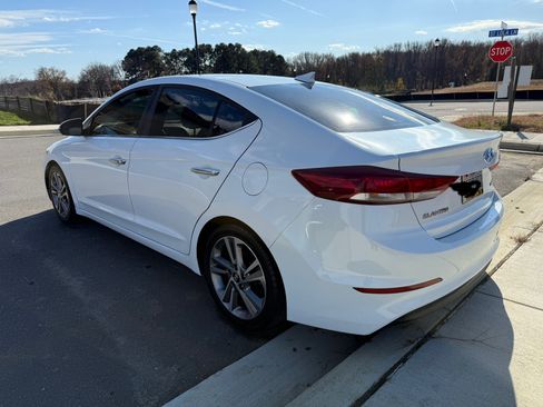 Used 2017 Hyundai Elantra Limited image 6