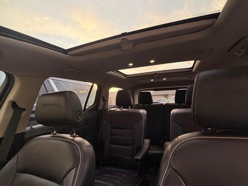 Used 2017 GMC Acadia Denali w/ Technology Package image 4