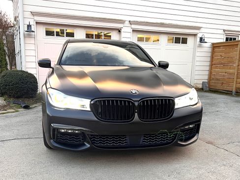 Used 2017 BMW 750i RWD image 10