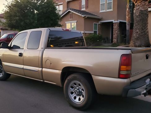 Used 2006 GMC Sierra 1500 SLE w/ Light Duty Power Package image 5
