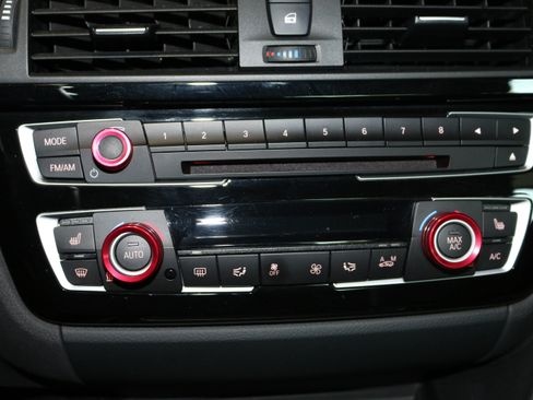 Used 2017 BMW 330e image 22