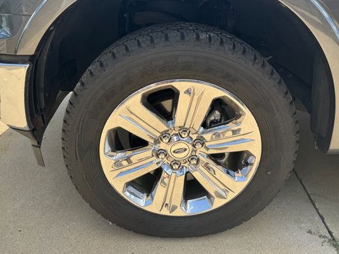 Used 2019 Ford F150 Lariat w/ Equipment Group 502A Luxury AWD/4WD image 2