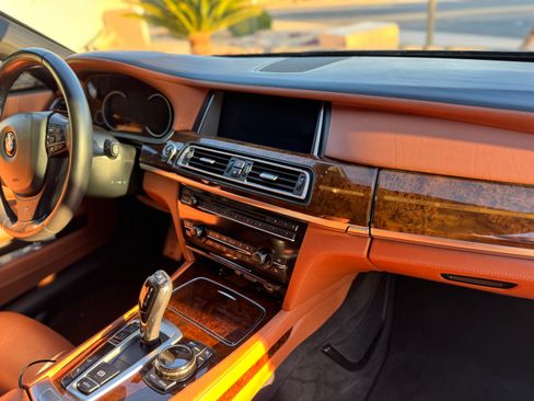 Used 2014 BMW 750Li RWD image 8