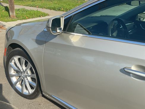 Used 2016 Cadillac XTS Luxury image 4