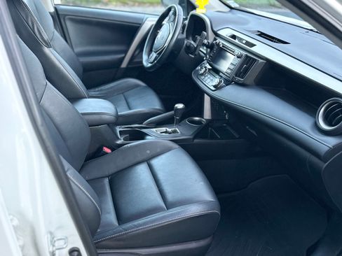 Used 2014 Toyota RAV4 Limited image 9