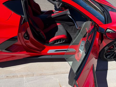 Used 2024 Chevrolet Corvette Stingray Preferred Cpe image 15