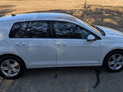 Used 2017 Volkswagen Golf Wolfsburg Edition image 30