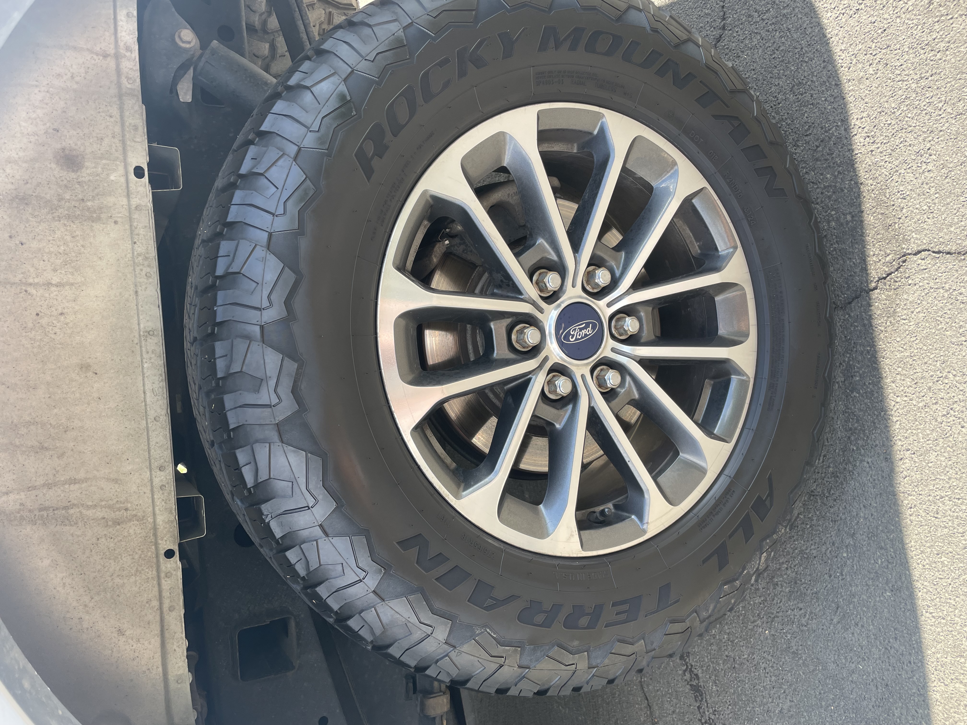 Used 2018 Ford F150 XLT w/ Equipment Group 302A Luxury AWD/4WD image 9