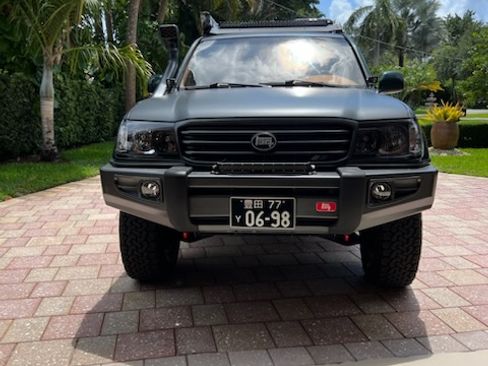 Used 1998 Toyota Land Cruiser image 2