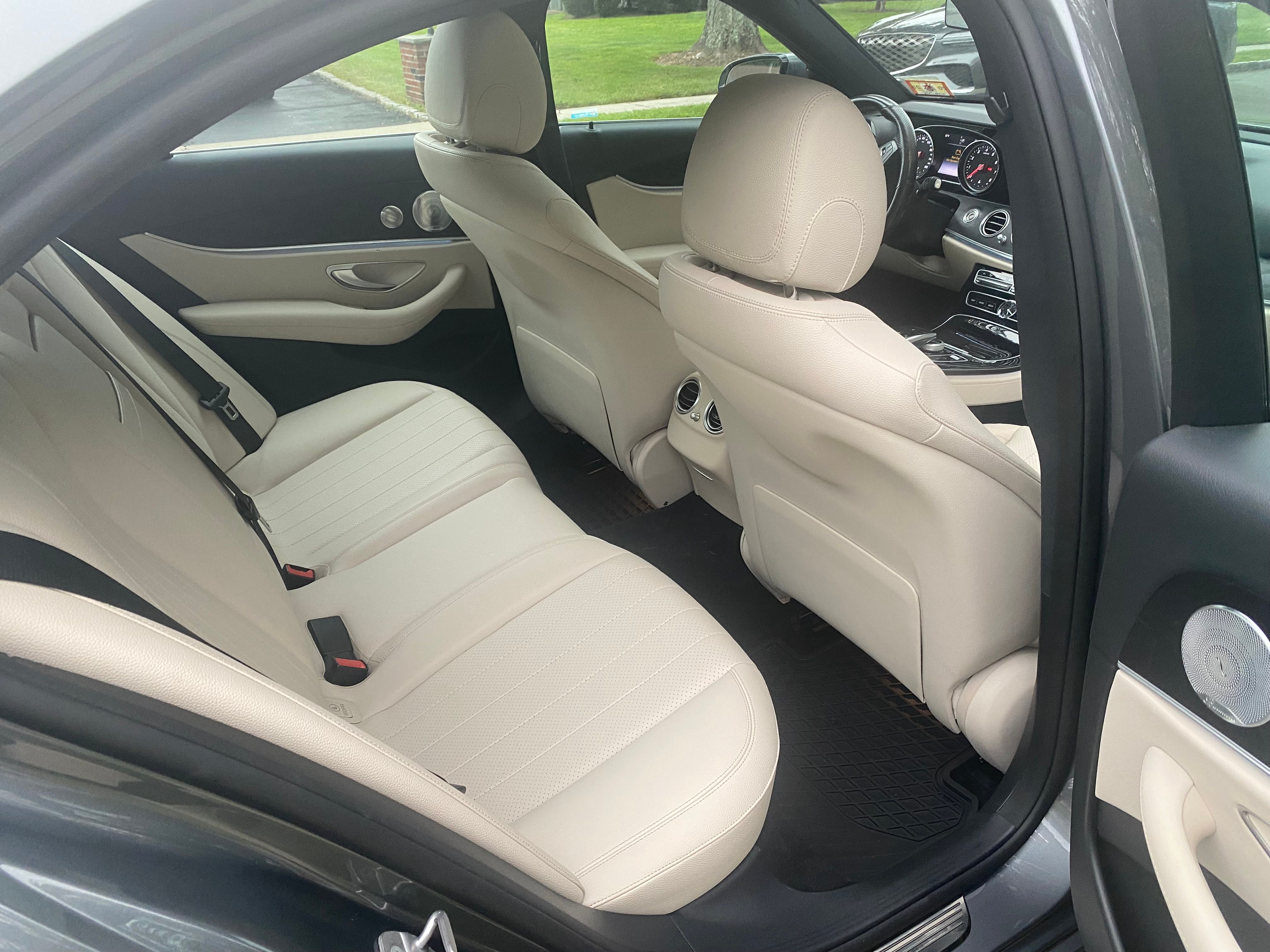Used 2017 Mercedes-Benz E 300 4MATIC image 9