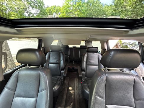 Used 2009 GMC Yukon XL Denali image 16