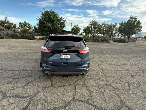 Used 2019 Ford Edge Titanium w/ Equipment Group 301A FWD image 4
