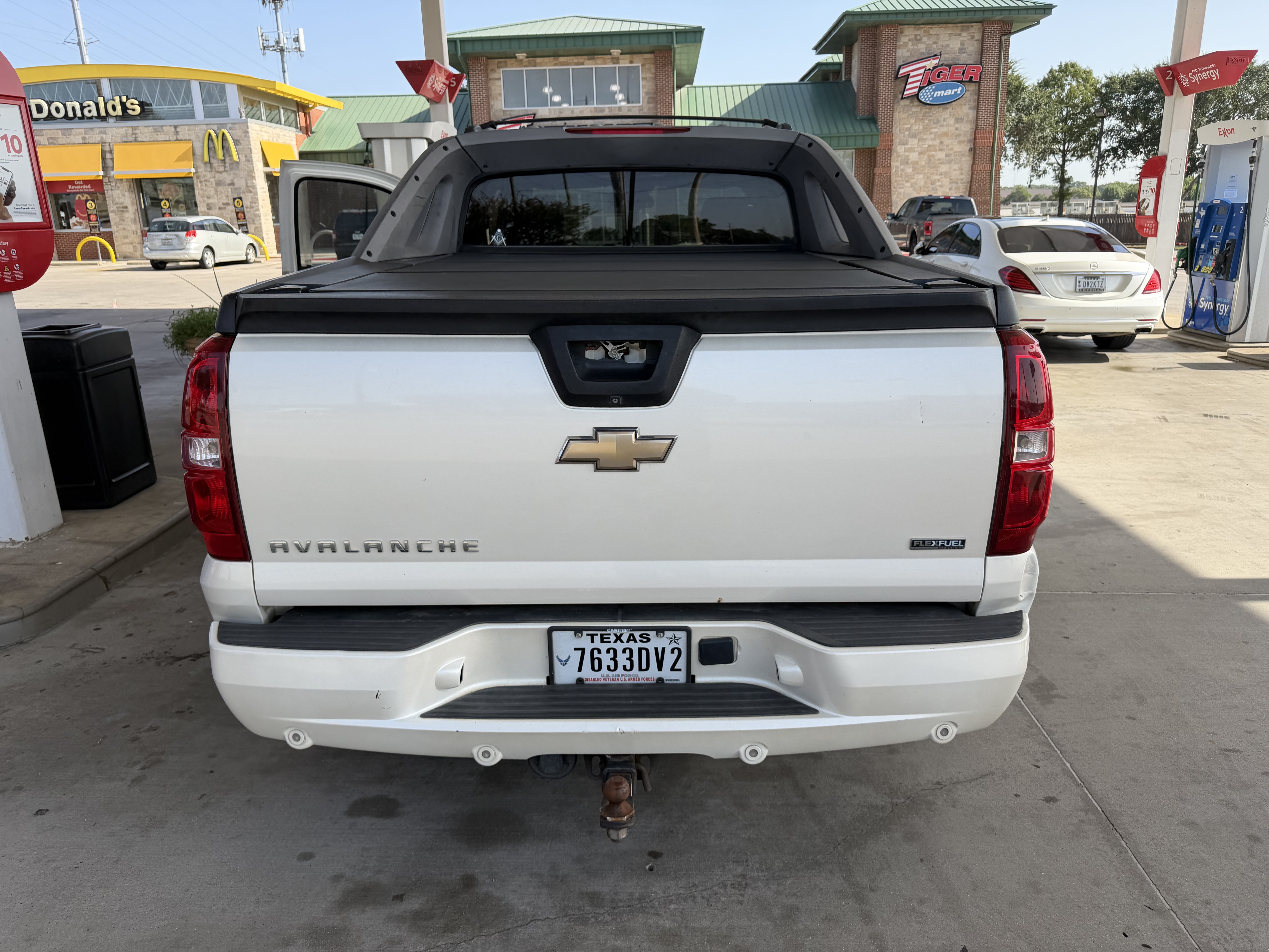 Used 2009 Chevrolet Avalanche LTZ AWD/4WD image 6