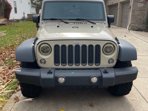 Used 2018 Jeep Wrangler Unlimited Sport S image 2