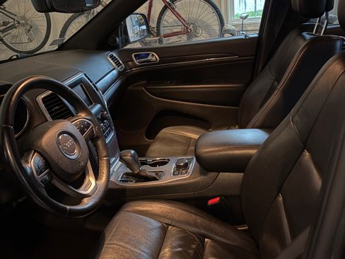 Used 2018 Jeep Grand Cherokee Limited AWD/4WD image 10