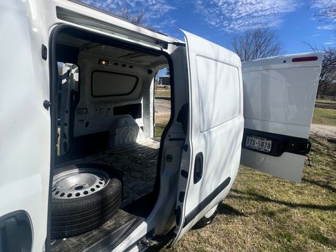 Used 2021 RAM ProMaster City Tradesman image 5