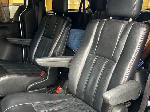 Used 2018 Dodge Grand Caravan GT image 6