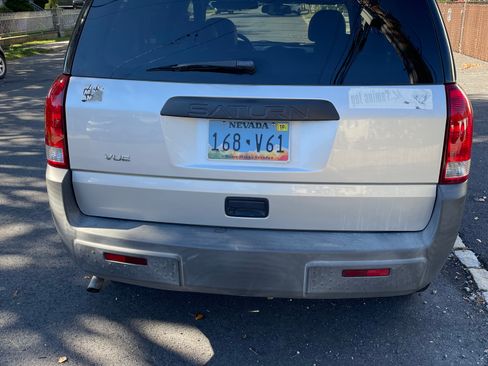 Used 2005 Saturn Vue 2WD image 4