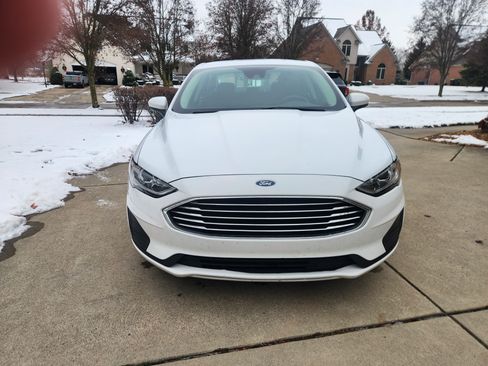 Used 2020 Ford Fusion SE image 4