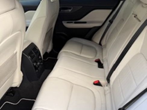 Used 2017 Jaguar F-PACE First Edition image 10