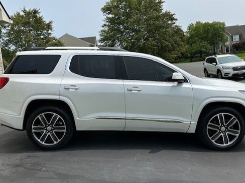 Used 2017 GMC Acadia Denali image 4
