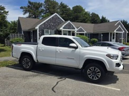 Used 2022 Toyota Tacoma TRD Sport w/ Technology Package AWD/4WD image 1