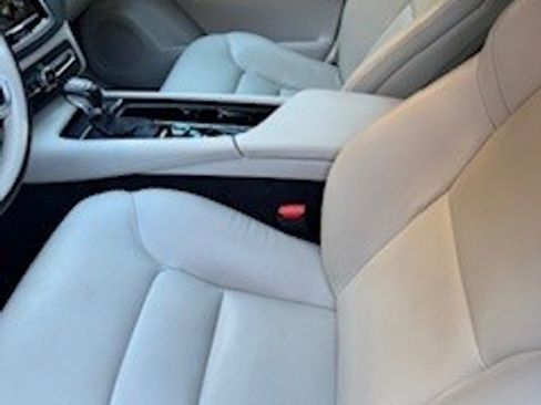 Used 2020 Volvo XC90 T6 Momentum w/ Protection Package image 5