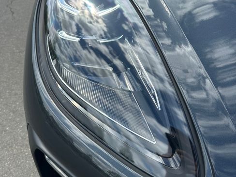 Used 2023 Porsche Macan Turbo image 9