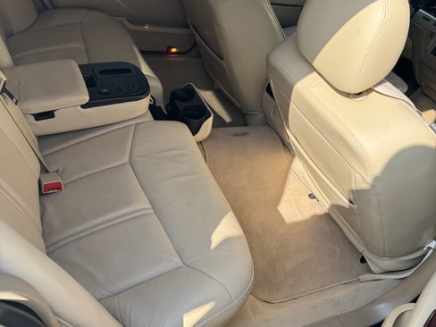 Used 2006 Lincoln Town Car Signature L image 18