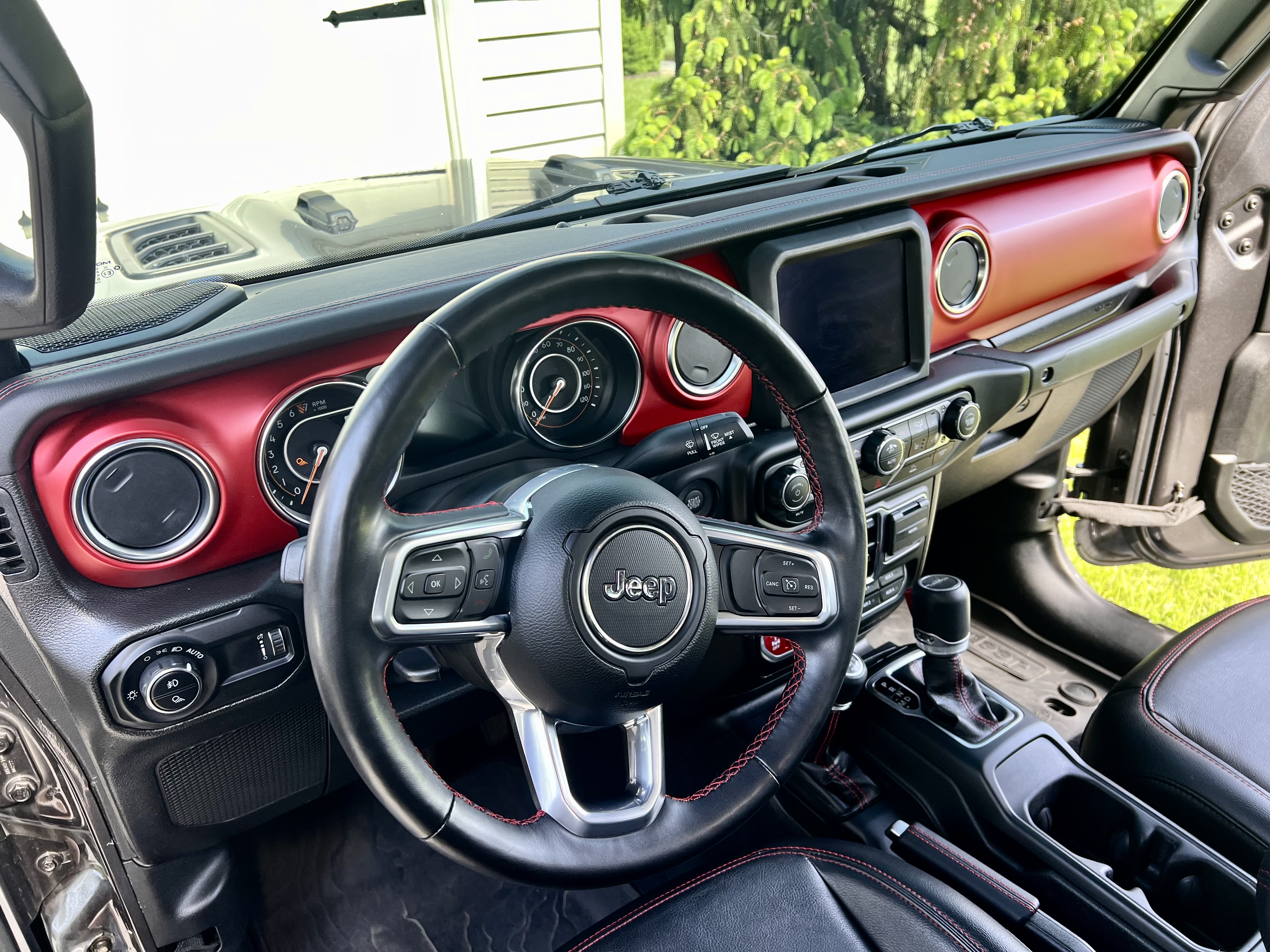 Used 2023 Jeep Gladiator Rubicon w/ Cold Weather Group AWD/4WD image 8