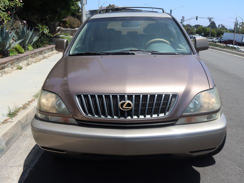 Used 1999 Lexus RX 300 4WD image 1
