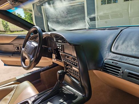 Used 1995 Chevrolet Corvette Coupe image 8