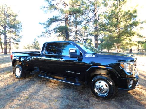 Used 2020 GMC Sierra 3500 Denali w/ Denali Ultimate Package image 1