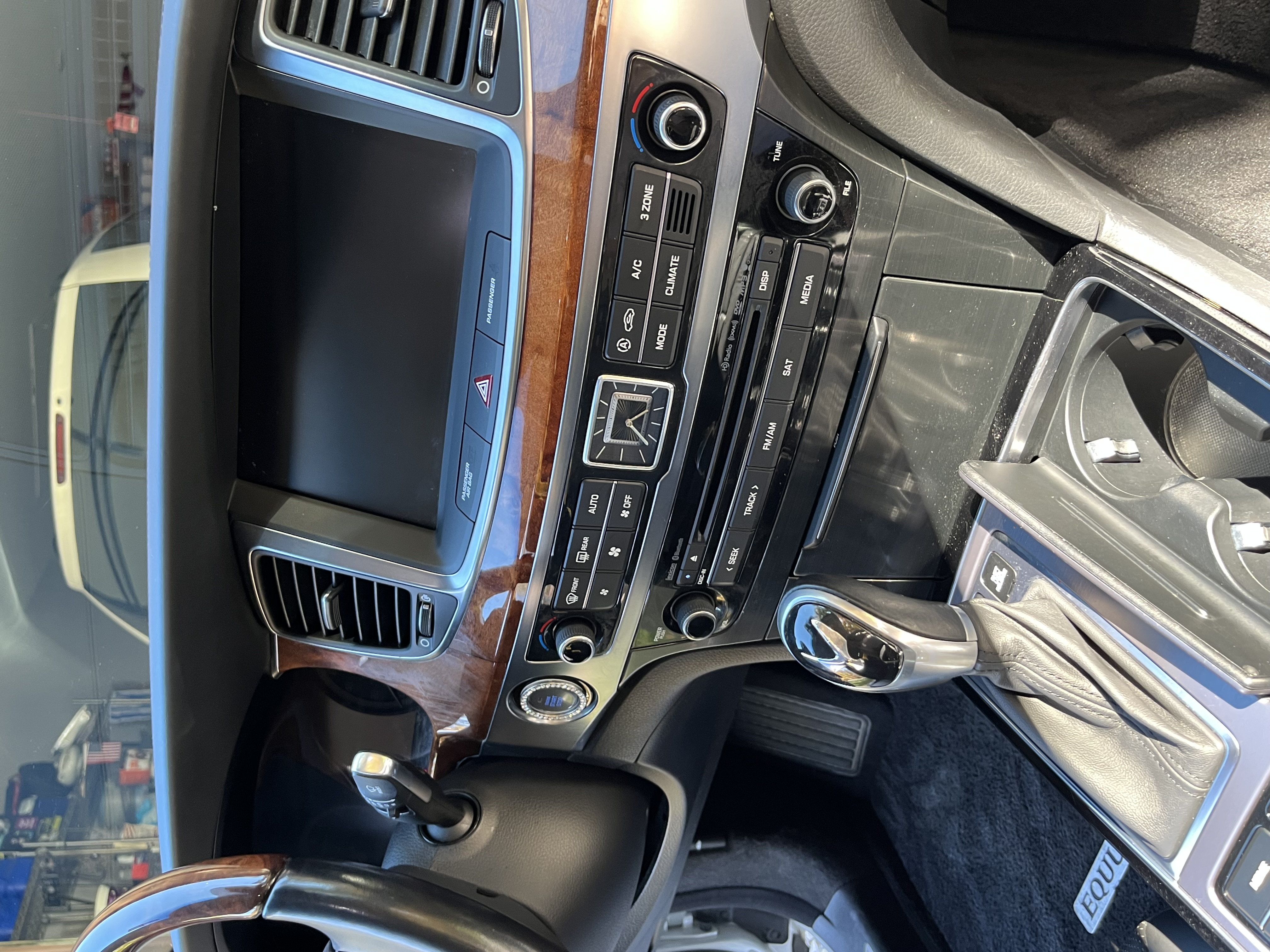 Used 2014 Hyundai Equus Signature RWD image 16