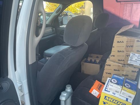 Used 2004 Dodge Ram 1500 Truck SLT image 10