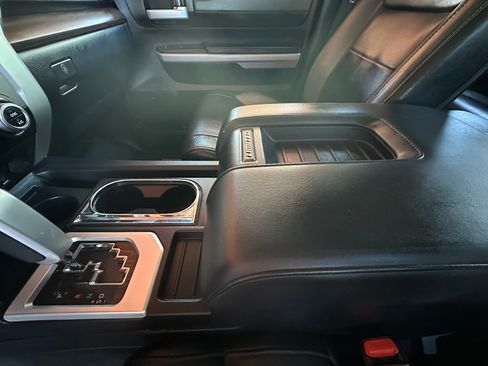 Used 2020 Toyota Tundra Limited w/ Limited Premium Package AWD/4WD image 20