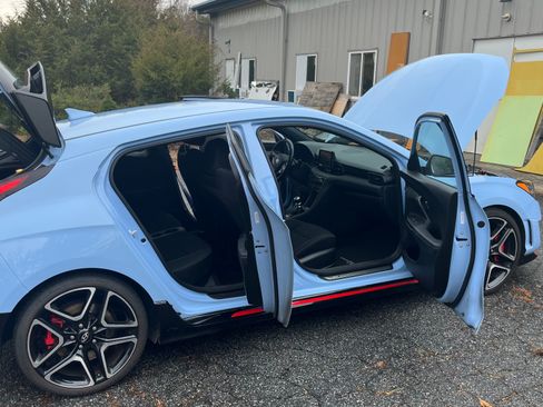 Used 2020 Hyundai Veloster N w/ Performance Package image 4
