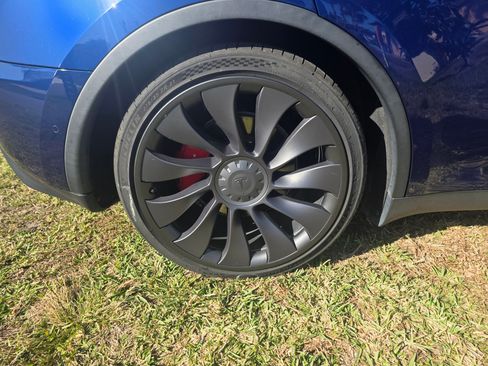 Used 2020 Tesla Model Y Performance image 28