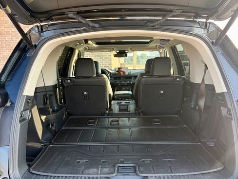 Used 2023 Honda Pilot Touring image 12