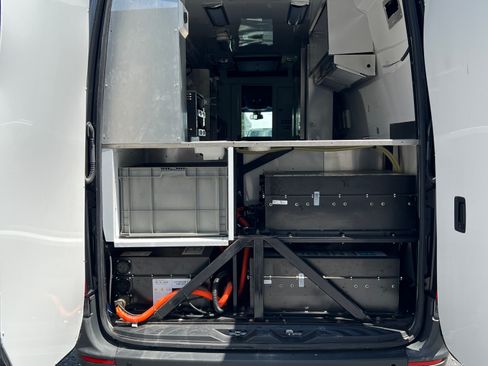 Used 2021 Mercedes-Benz Sprinter 4500 image 5